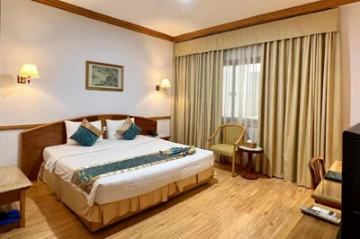 Deluxe Double Room — Oscar Saigon Hotel
