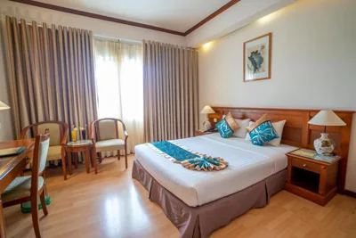 Premium Deluxe Double Room — Oscar Saigon Hotel
